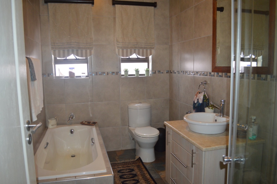 4 Bedroom Property for Sale in Wilkoppies North West